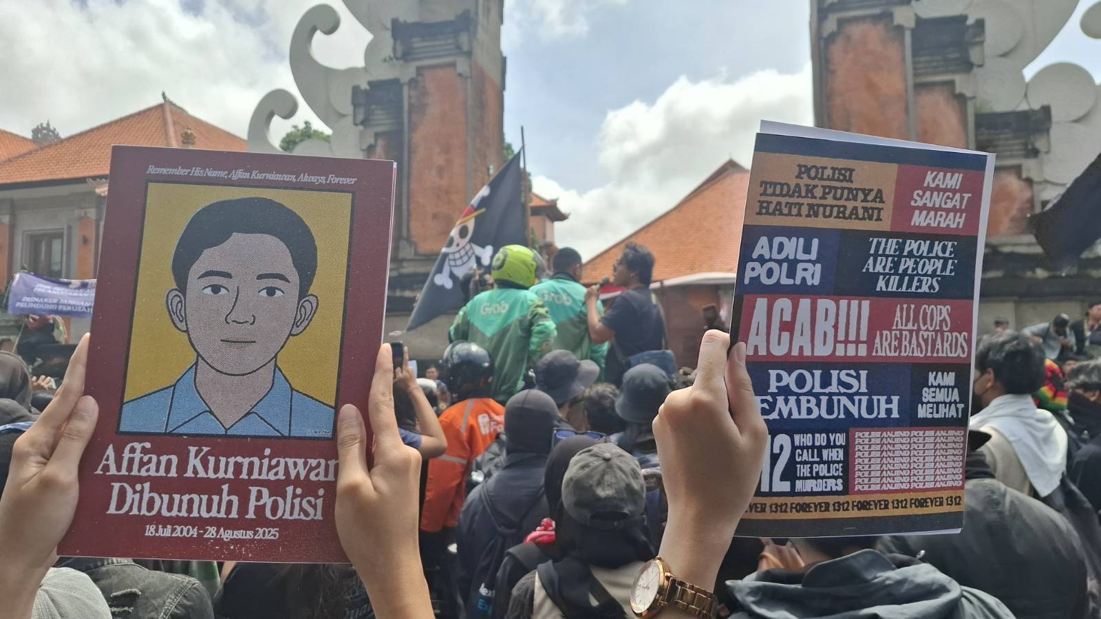 Poster yang dibentangkan dalam Aksi Bali Tidak Diam, 20250830.